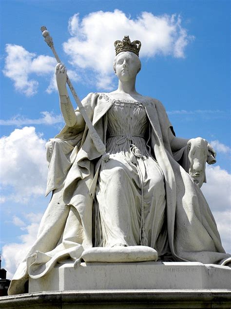 Queen Victoria Statue Kensington Palace List Of Statues Of Queen