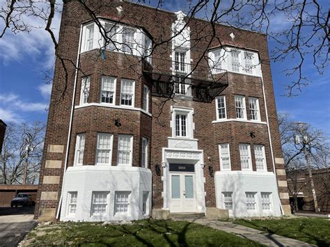 Shaker Square Cleveland Houses