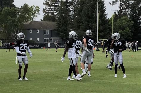 Raiders 2019 Training Camp Day Three Recap First Day In Pads Ups Intensity
