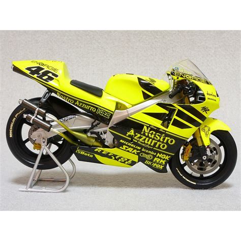 Today's superbike figures may look like they offer similar performance to this 500cc race. Honda NSR 500 GP 500 2001 Valentino Rossi Minichamps ...