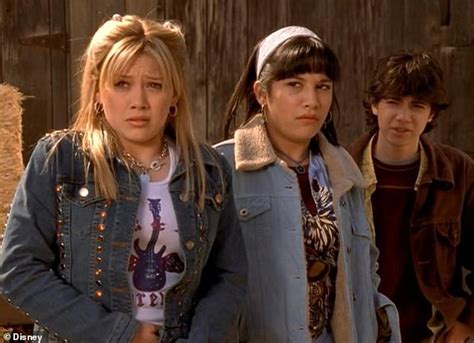 Hilary Duff Is Very Protective Over Lizzie Mcguire And Tried To Make Failed Reboot Work At