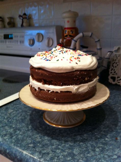 Chocolate Cake With Cool Whip Frosting Mixed With White Chocolate Pudding Mix Cake Frosting
