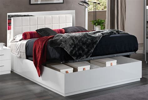 Cadre de lit avec rangements pour une solution gain de place. Lit avec coffre de rangement Cleo Blanc