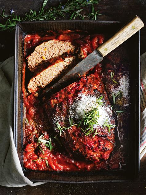 This tomato basil turkey meatloaf recipe is a perfect whole30 & paleo option that is super easy to throw nutrition for paleo turkey meatloaf tomato basil: Classic Tomato Baked Meatloaf | Donna Hay