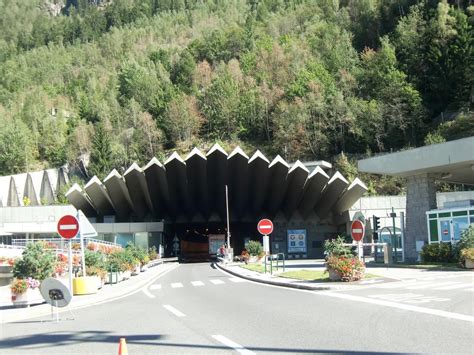 Mont Blanc Tunnel Chamonix Mont Blanccourmayeur 1965 Structurae