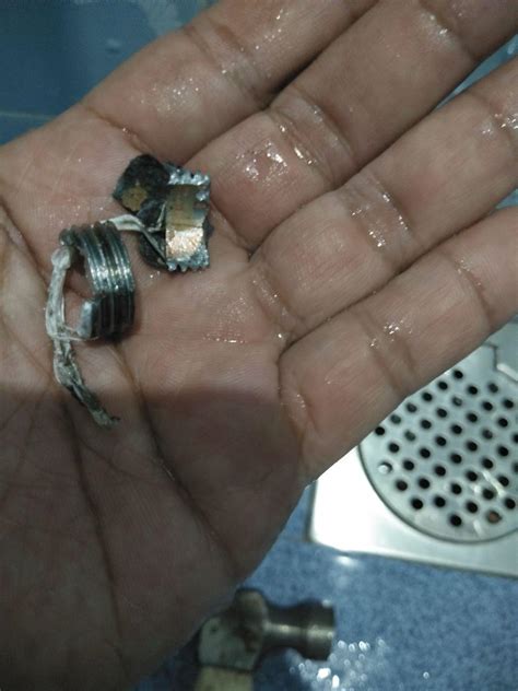 Ini ulasan syarat, cara dan biaya perpanjangan skck tahun 2020. Bagaimana Cara Keluarkan Paip Yang Patah Di Dalam Dinding ...