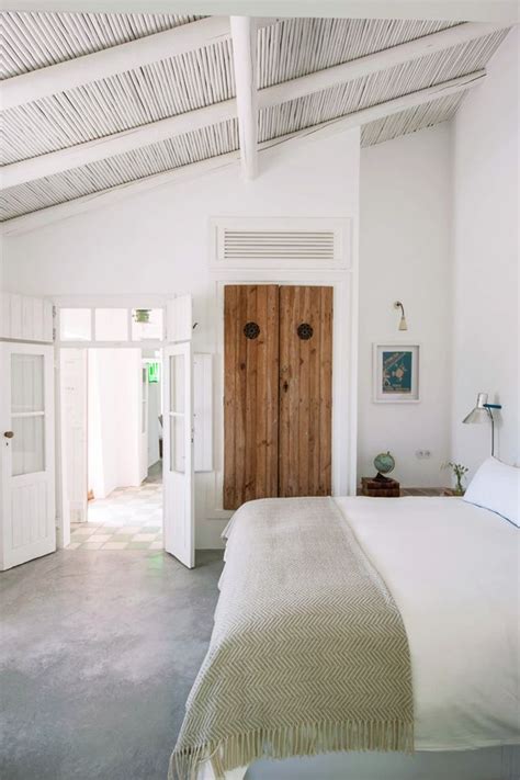 The villa is composed of 3 bedrooms, 3 bathrooms, lounge and dinning area with fireplace, fully fitted kitchen, private garden and swimming pool. Travel in Style: PENSAO AGRICOLA, Portugal | Lilaliv ...
