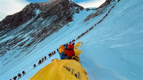Climbing German Extreme Athlete 30 Explains Photo Of Mount Everest