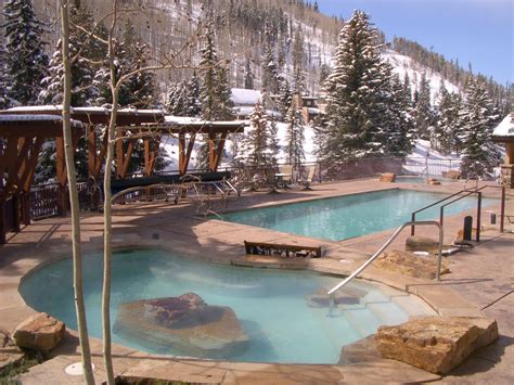 Vail Hotel Guarantees Snow For Skiers Antlers At Vail Offers Good Snow
