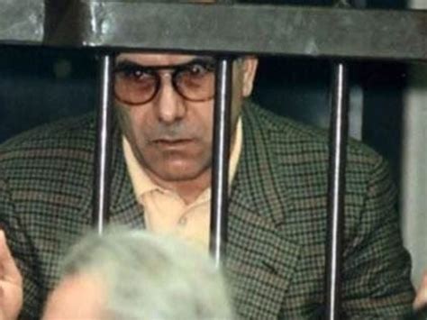 Nach dessen verhaftung 1995 ging die führung auf bernardo provenzano über, der schließlich im april 2006 verhaftet wurde. Chi è Leoluca Bagarella, il boss mafioso al 41 bis che ha ...