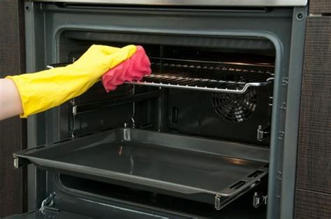 How To Clean An Oven Like A Pro Pro Housekeepers
