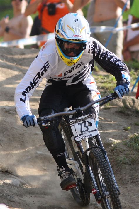Amy bruni is a member of the scyfy program\'s reality tv show ghost hunters. Bruni prend ses aises, actualité vélo vtt