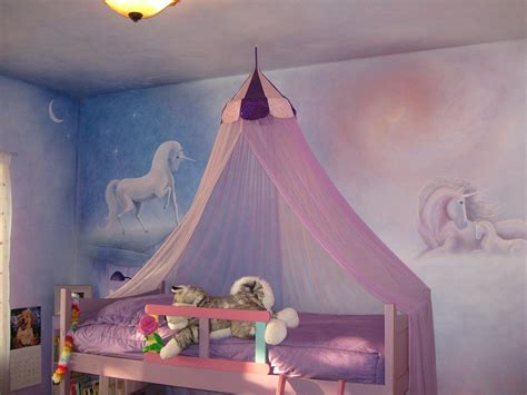 Unicorn Mural In A Little Girls Bedroom Decoracion De La Selva