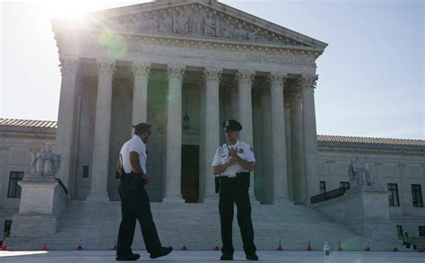 Usa The Man With The Suspicious Vehicle Was Arrested In Front Of The Supreme Court World