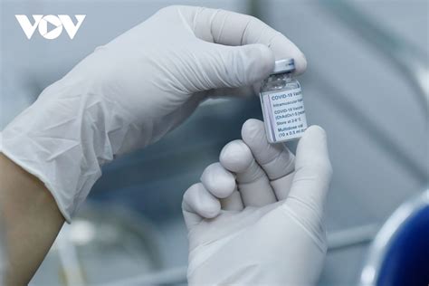 But it's not vaccines that will stop the pandemic, it's vaccination. Cả nước đã có hơn 10.000 người được tiêm chủng vaccine ...