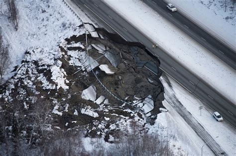 Alaska Earthquake Update Surreal Photos Of Anchorage Aftermath