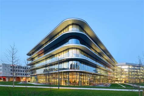 Curved Glass And Bent Glass For Facades And Architectural Buildings