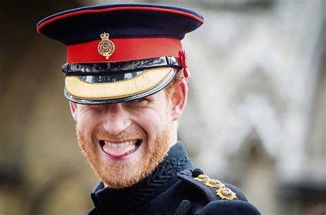 Meghan markle'ın suits ve fringe dizilerinde oynadığı karakterler, stili ve zevkleri ile meghan markle'ın annesi doria radlan ve babası thomas markle kimdir ne iş yapıyorlar sorularının yanıtları. ميغان ماركل on Instagram: "أوصف الأمير هاري بإيموجي 😜 لقطة ...