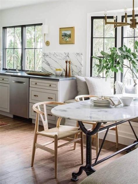 Bow Window Brings Additional Seating Around Dining Table Pella