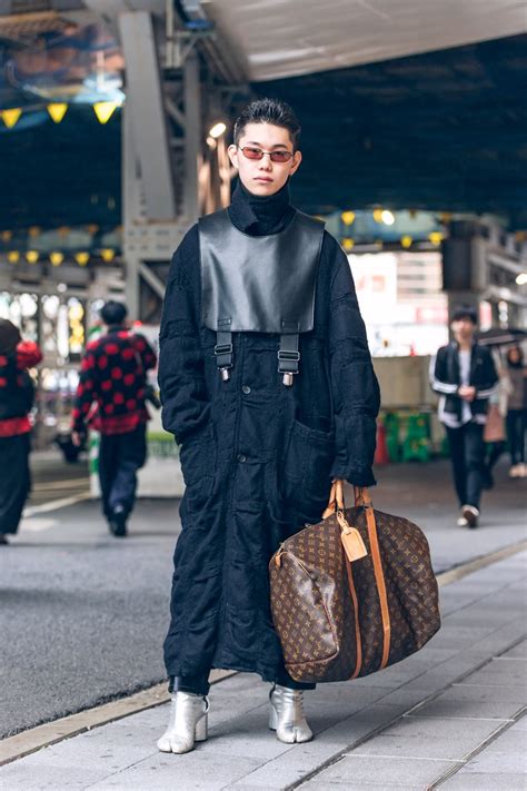 Gōruden wīku) or ōgon shūkan (黄金週間) is a week from the 29th of april to early may containing a number of japanese holidays. The Best Street Style From Tokyo Fashion Week Spring 2020 ...