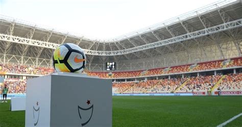 Galatasaray, luyindama'nın hatayspor maçından önce toplanma saatinde stadyumda olmadığı için ilk 11'den çıkarıldığını açıklamıştı. Süper Lig'de şampiyonluk oranları güncellendi! Beşiktaş ...
