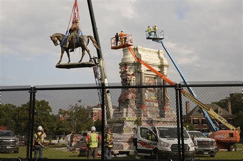 Former Confederate Capital Removes Statue Of Gen Lee After Years Of