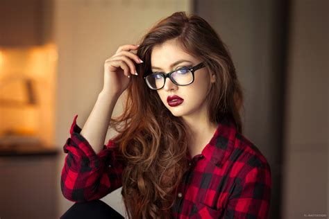 2048x1367 Model Long Hair Woman Brunette Glasses Girl Wallpaper