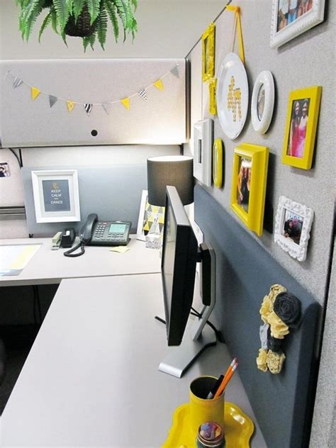 » home & gardening tips. Spice up your working place with awesome cubicle decor ideas