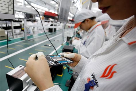 Apple Assembler Foxconn Considering Iphone Factory In Vietnam State