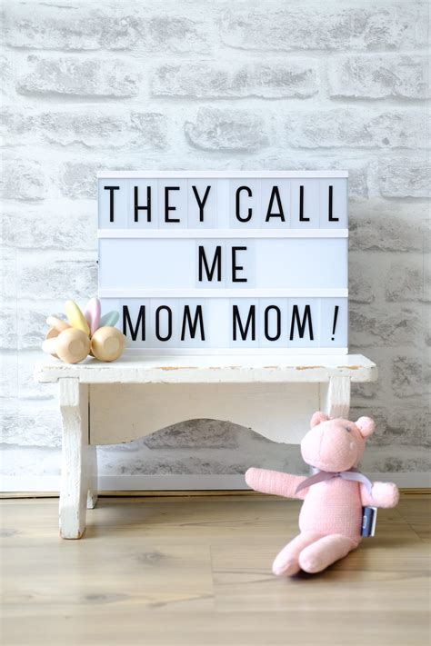 Nu gaan de meeste quotes over moeders, maar we mogen ook zeker de liefste schoonmoeders, stiefmoeders en bonusmama's niet vergeten. Moederdag quotes - Grappige teksten over moeders