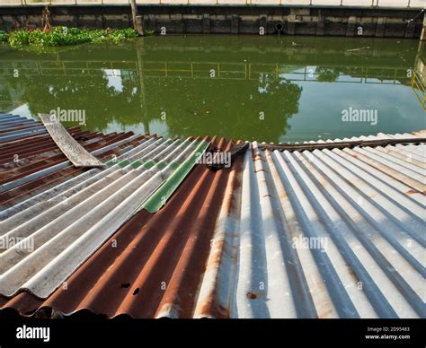 Rusty Tin Roof High Resolution Stock Photography And Images Alamy