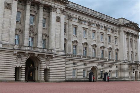 The buckingham palace floor plan also has a throne room, saloon, library, ballroom, and other spots for the monarch to rest her feet. Achona | Netflix Excites Viewers with "The Crown"