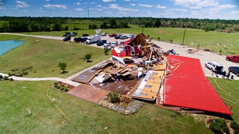 11 Dead Dozens Hurt After Tornadoes Hit Texas South