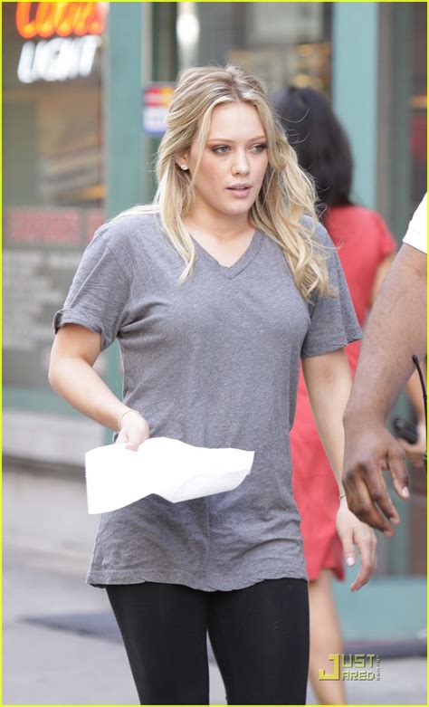 Hilary Duff Gets Gossip Girl Giddy Photo 2159381 Hilary Duff