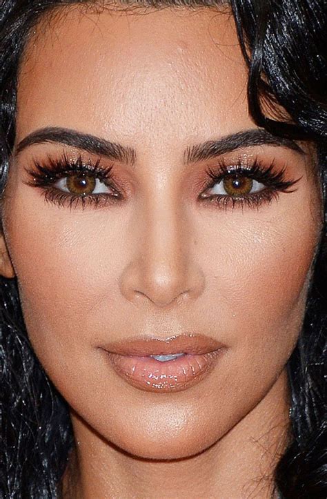 Close Up Of Kim Kardashian At The Met Gala Kim K Makeup Makeup