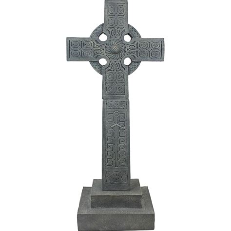 Design Toscano Full Size Chisholm Highland Celtic Cross Statue