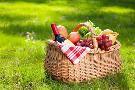 Picnic Basket Primer Theres A Tote For All Al Fresco Occasions Food