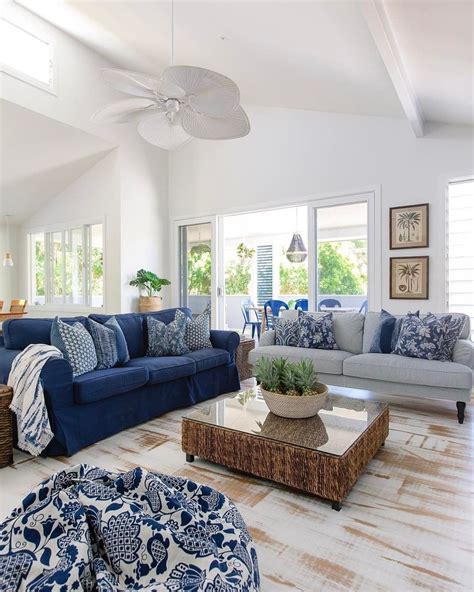 20 elegant coastal themes for your living room design coastal living rooms blue and white