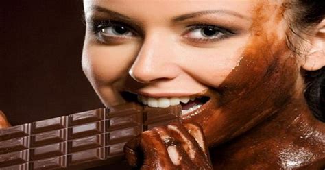 And how is it made? 8 Benefits of Dark Chocolate For Skin, Weight Loss, Teeth