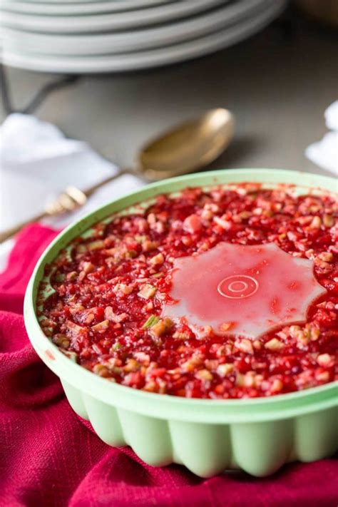 You won't feel any guilt with this fruity jello salad! Cranberry Jello Salad - Eazy Peazy Mealz