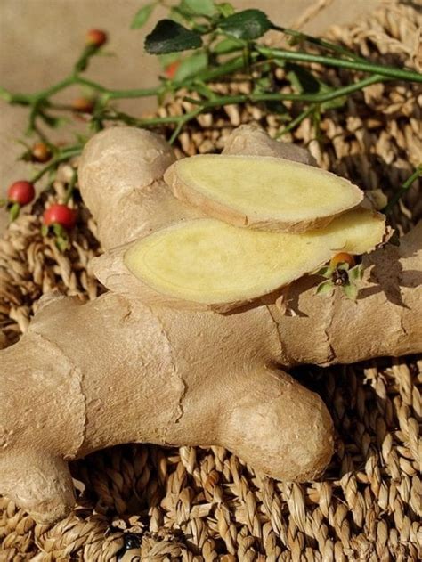 7 Amazing Health Benefits Of Consuming Ginger Daily