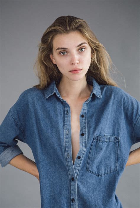 Mia Omyalieva Avant Models