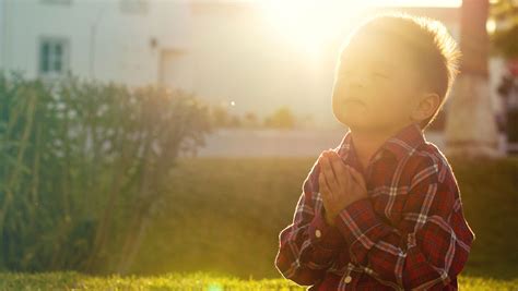 How To Teach Your Children To Pray — Minno Parents