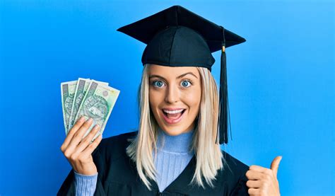 6 Ways How A College Degree Benefits You Financially