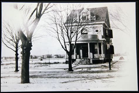 As a social category, the 'middling sort' always referred to a. Middle Class Victorian Era Families | ... Middle Class ...