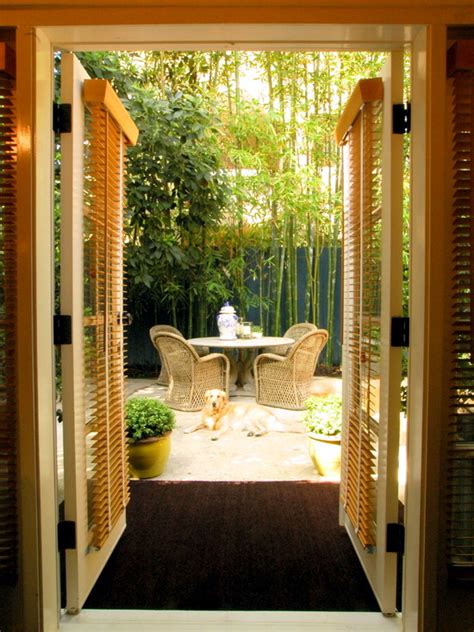 Most varieties grow to be extremely tall and even though they can be trimmed from the top most grow to be well above three feet in height. 56 ideas for bamboo in the garden - out of sight or decoration? | Interior Design Ideas - Ofdesign