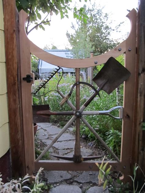 Find build a privacy fence gate here 21 DIY Fence Gate Ideas-Learn How To Build A Fence Gate ...