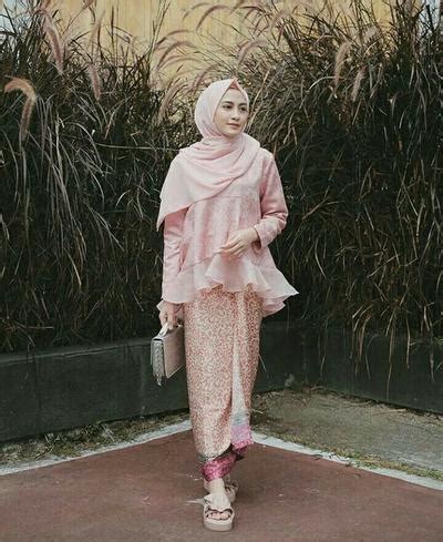Berikut style kondangan hijab anak muda. Ini Style Kondangan Hijab untuk Hijabers Remaja Agar ...