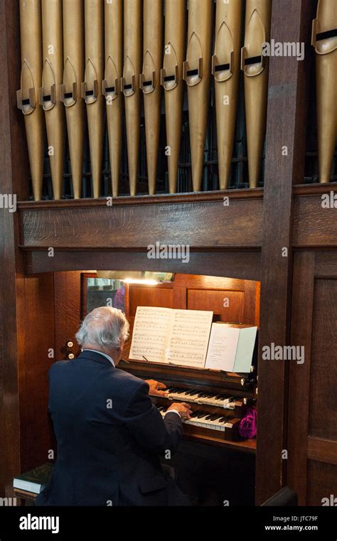 Pipe Organs Hi Res Stock Photography And Images Alamy