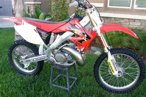 28000 on the clock tax and insurance runs till september 2018 ( just renewed) green book is waiting for your name :) accident free email me if you're interested in test drive. 2006 Honda CR250R CR250 CR 250 - For Sale/Bazaar ...